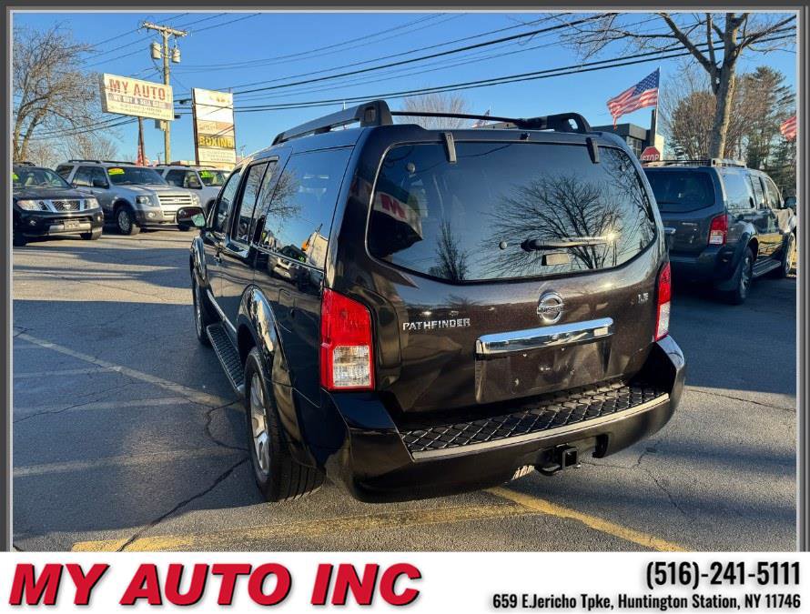 Used 2012 Nissan Pathfinder LE AWD/4WD image 6