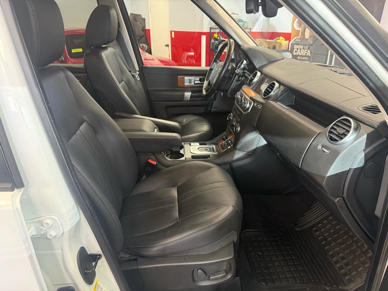 Used 2016 Land Rover LR4 HSE Silver Edition AWD/4WD image 39