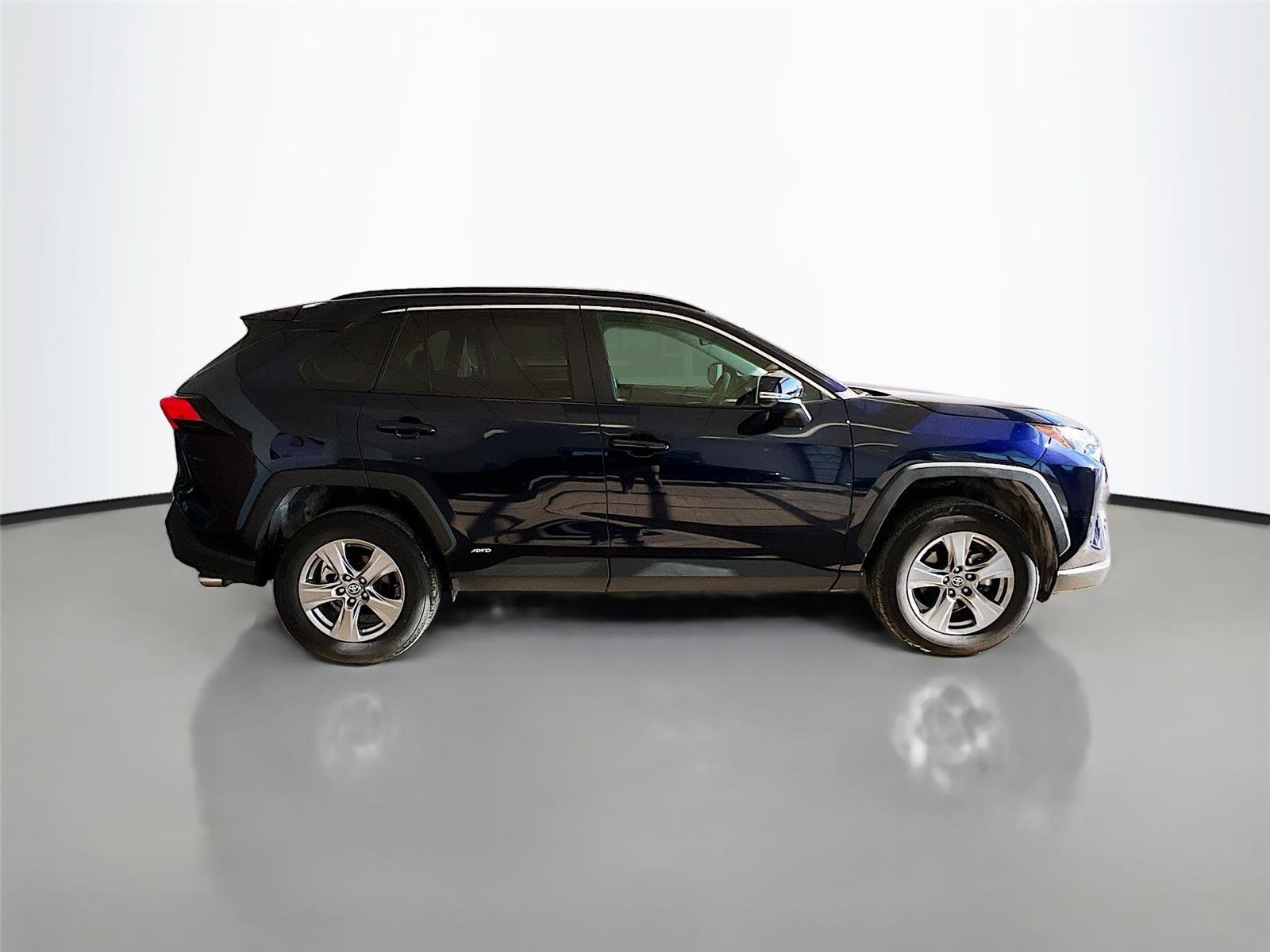 Used 2025 Toyota RAV4 XLE image 36