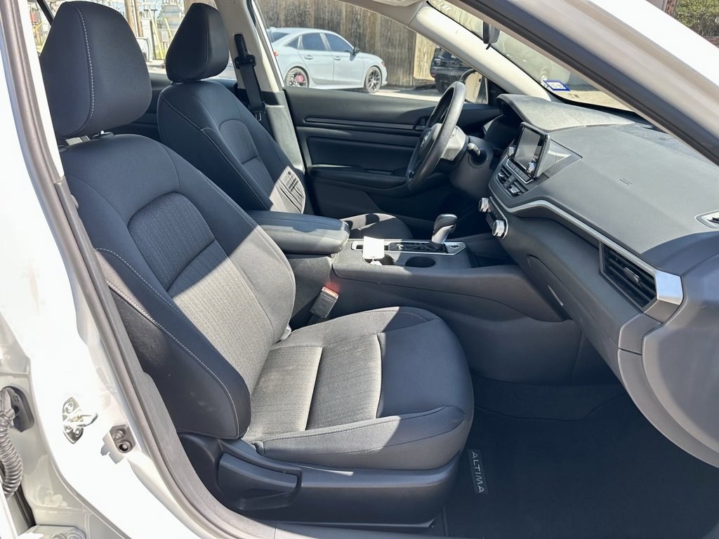 Used 2024 Nissan Altima 2.5 S image 12