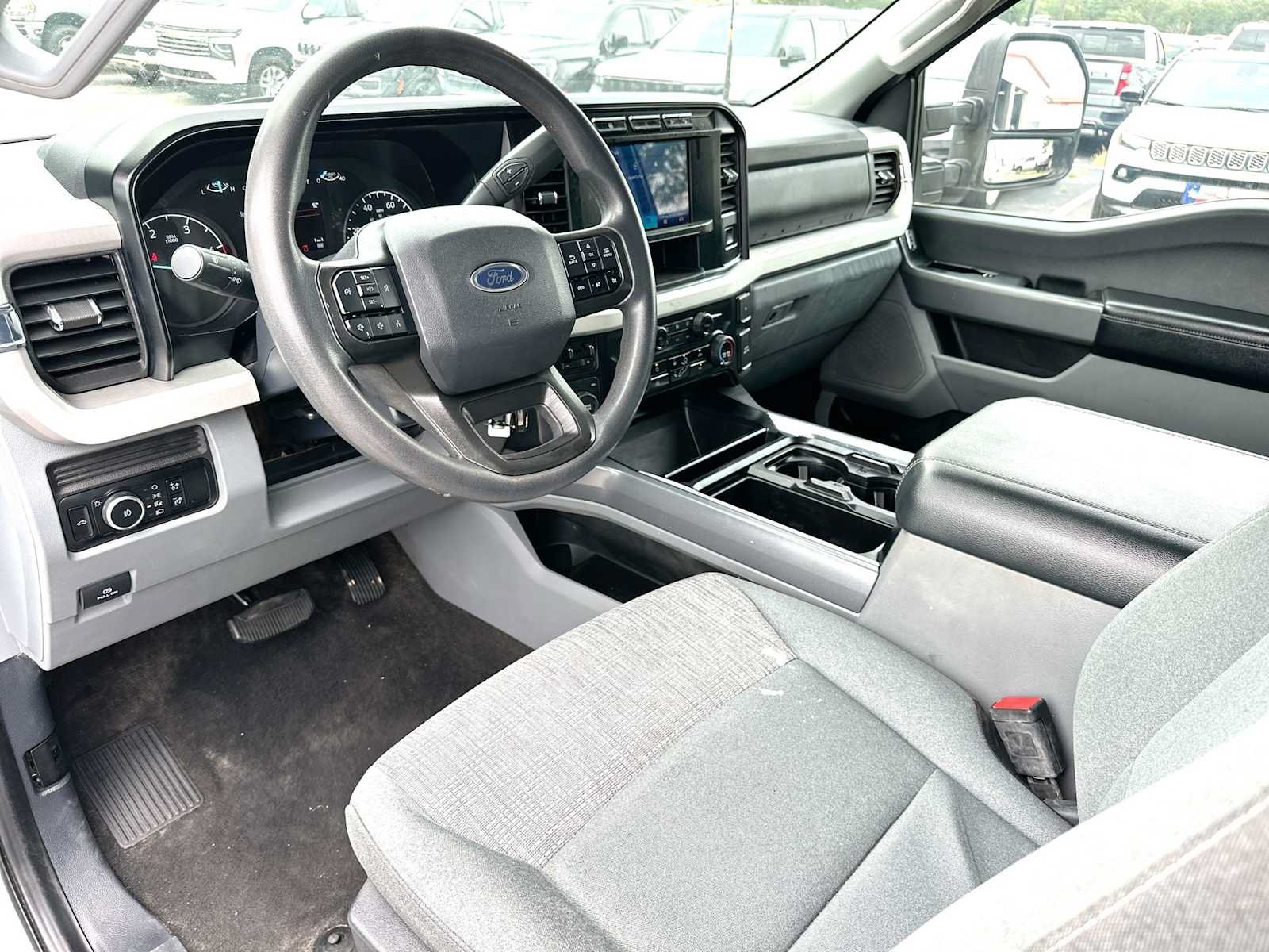 Used 2024 Ford F250 XLT w/ FX4 Off-Road Package AWD/4WD image 18