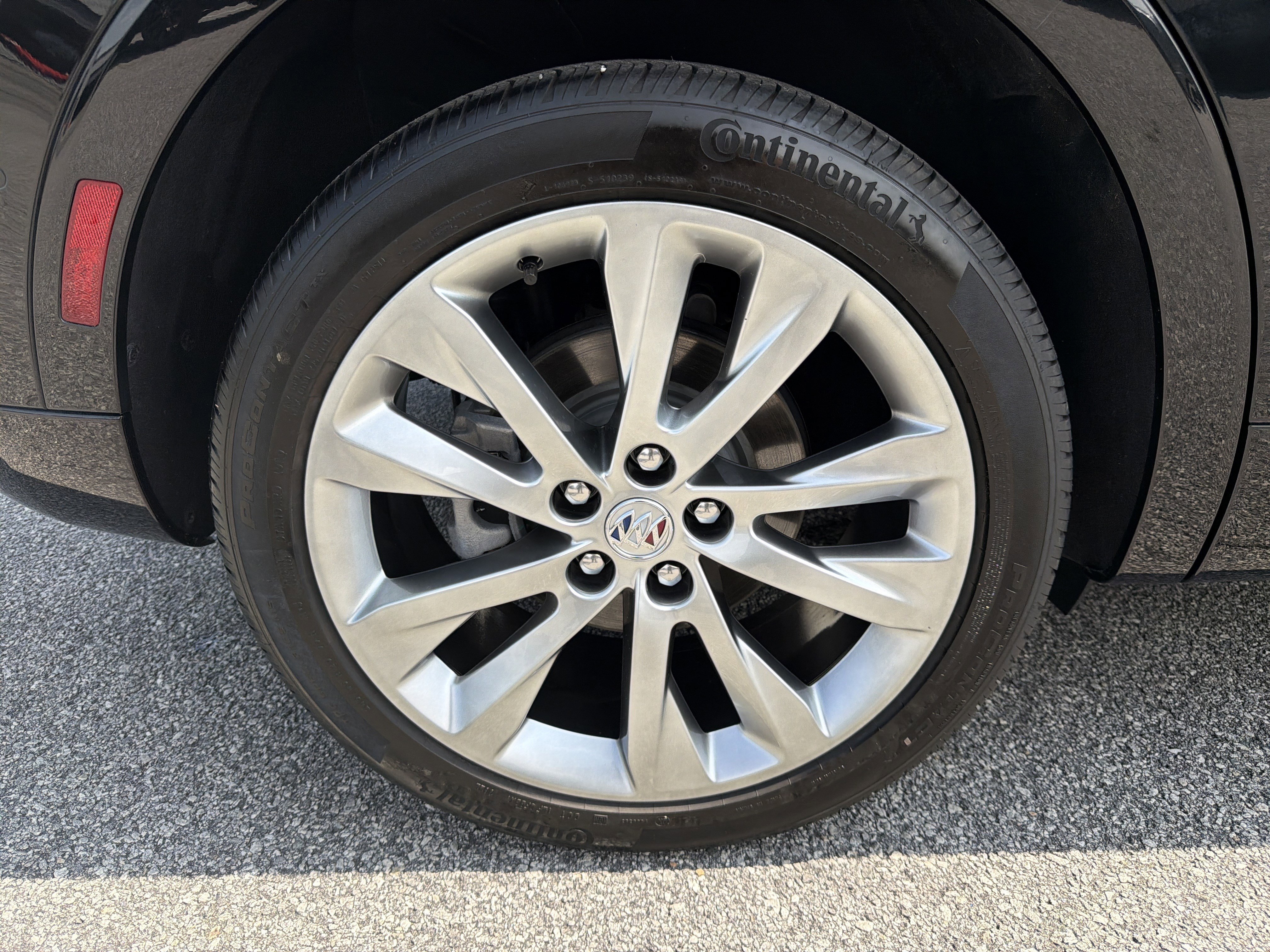 Used 2023 Buick Envision Avenir FWD image 18