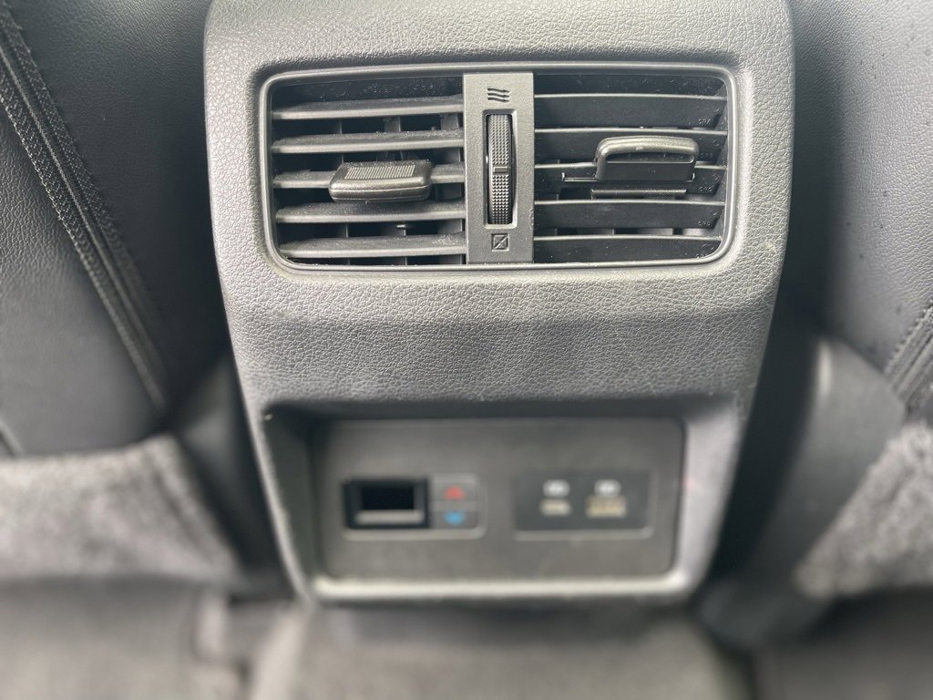 Used 2023 Nissan Rogue SL w/ SL Premium Package image 33