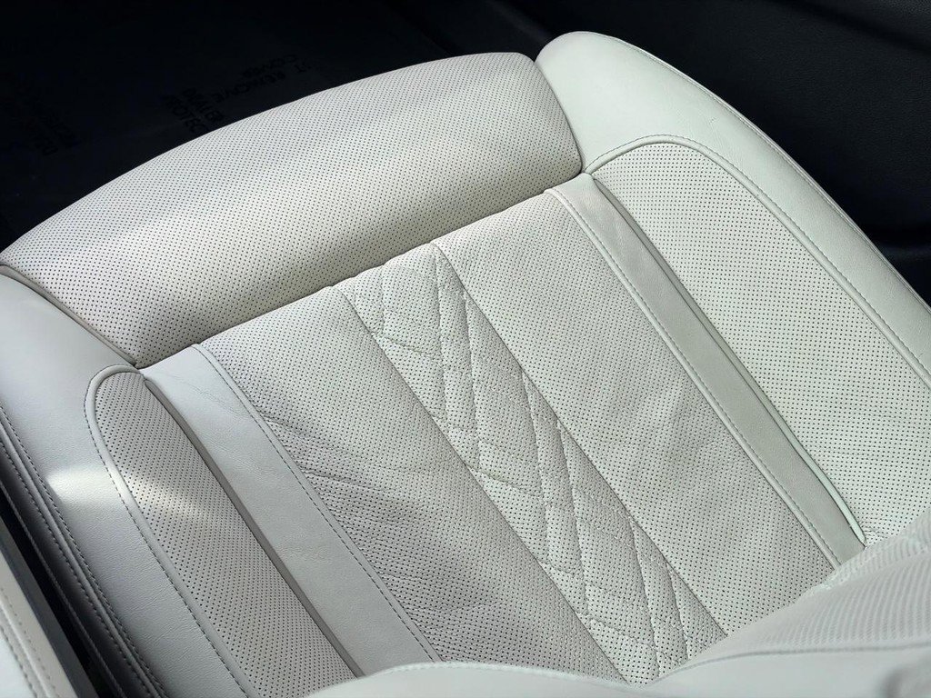 Used 2021 BMW M550i xDrive w/ Executive Package image 15