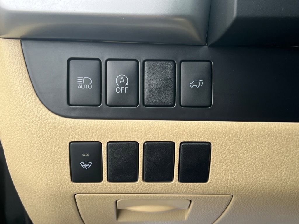 Used 2019 Toyota Highlander AWD V6 image 22