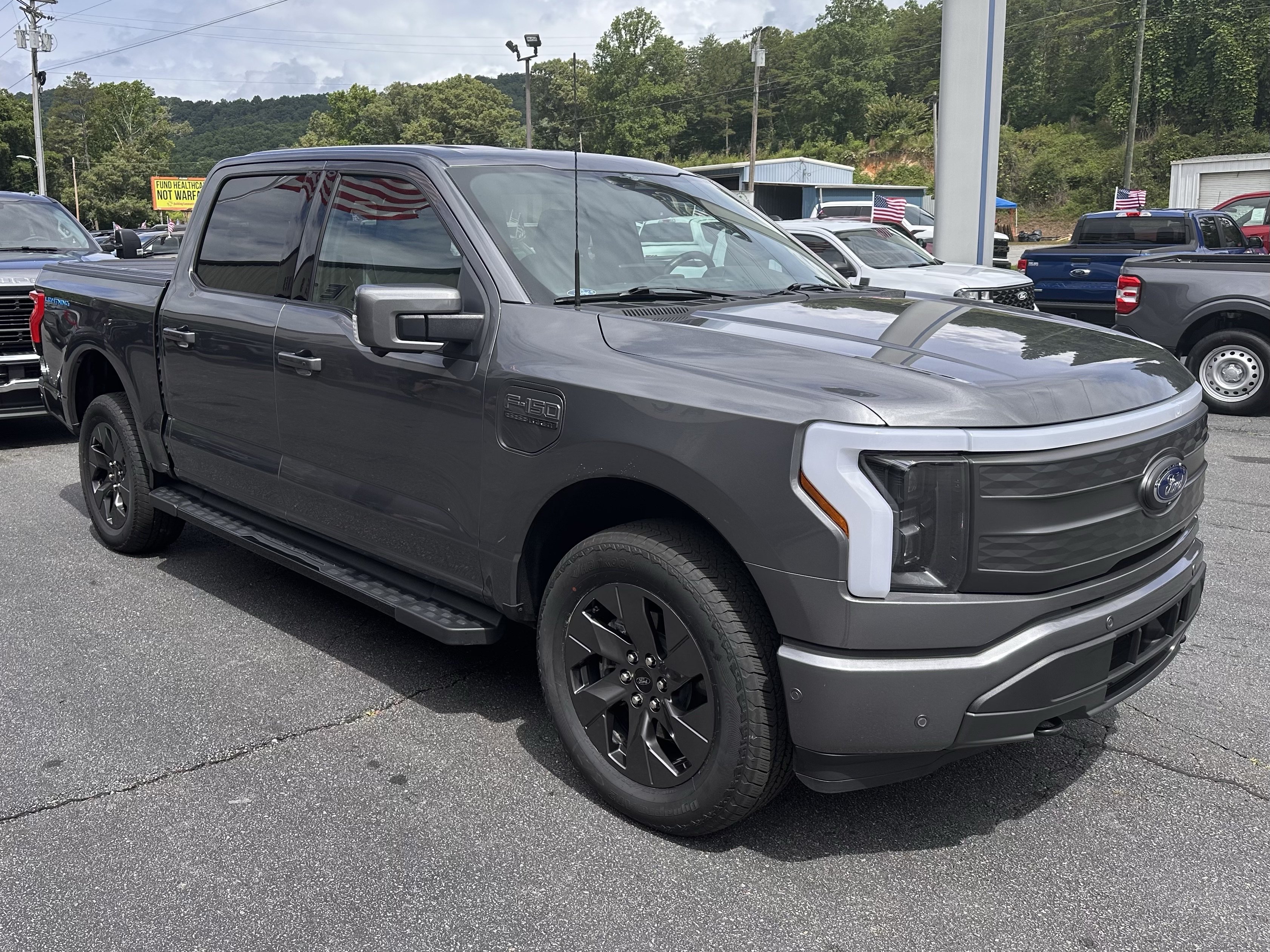 Used 2023 Ford F150 Lightning Lariat w/ Max Trailer Tow Package AWD/4WD image 4