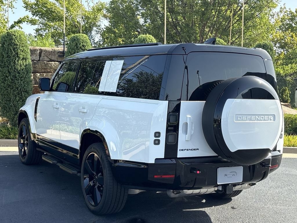 New 2026 Land Rover Defender 130 X-Dynamic SE AWD/4WD image 3