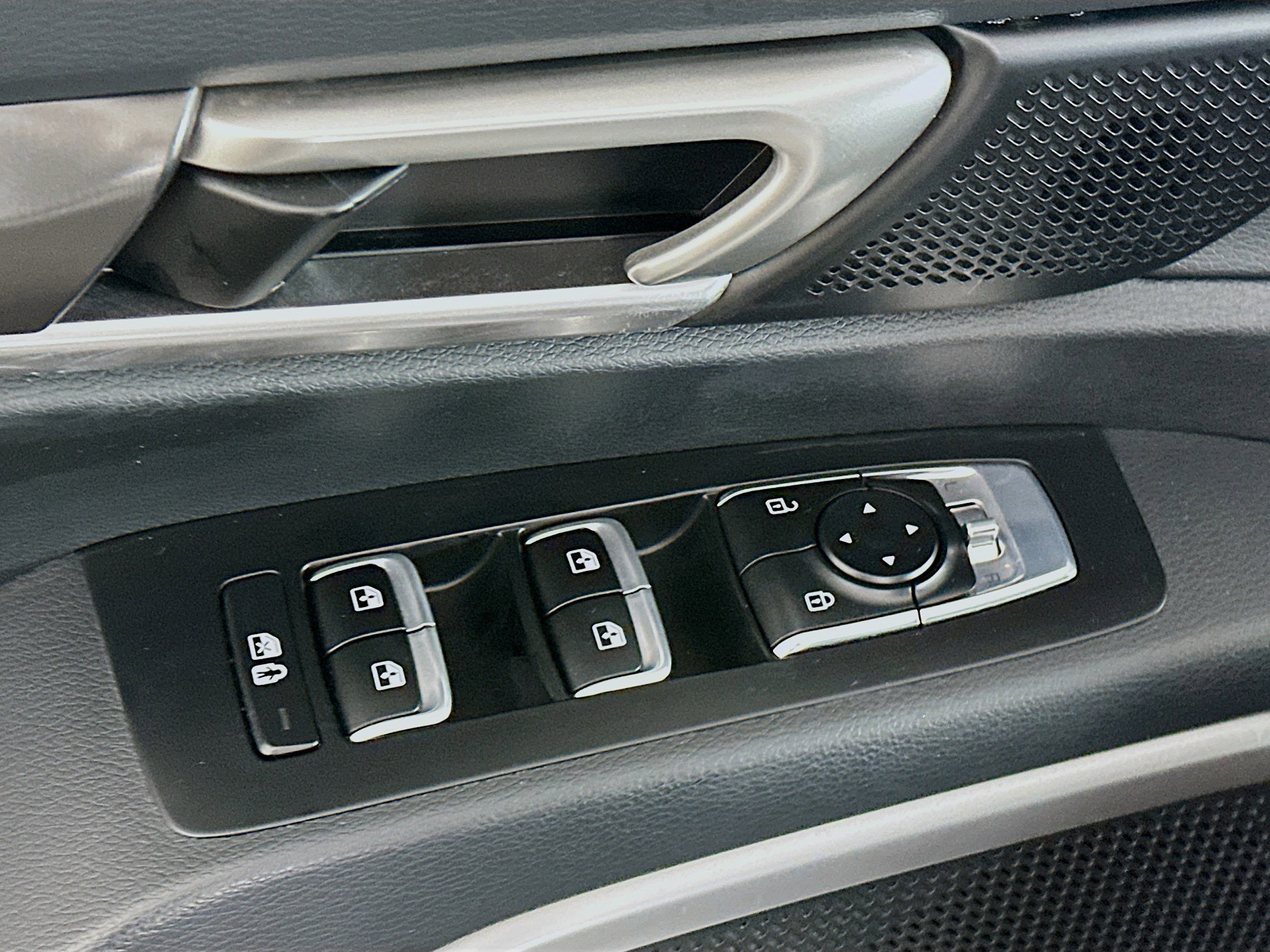 Used 2025 Kia Telluride S image 15