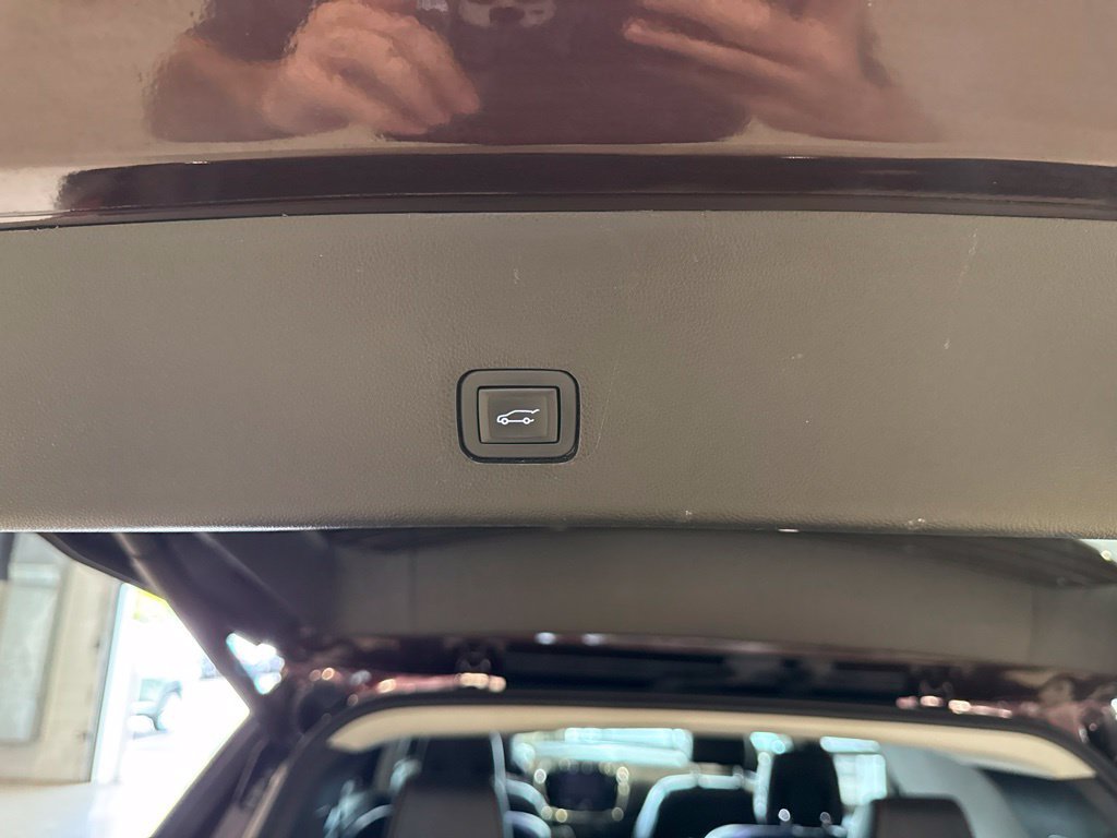 Used 2018 Chevrolet Traverse Premier AWD/4WD image 19