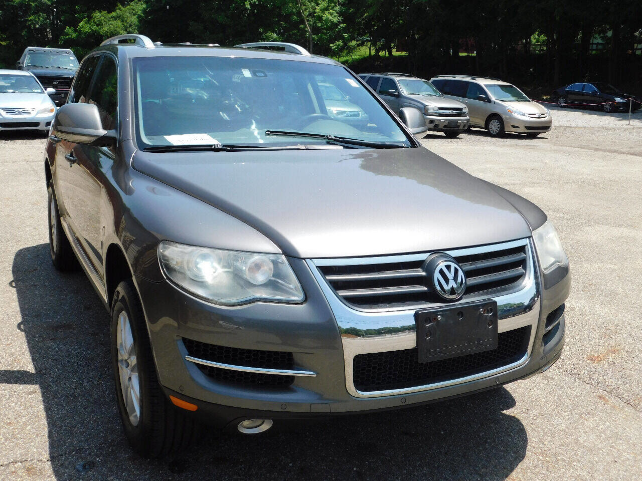 Used 2008 Volkswagen Touareg V6 AWD/4WD image 2