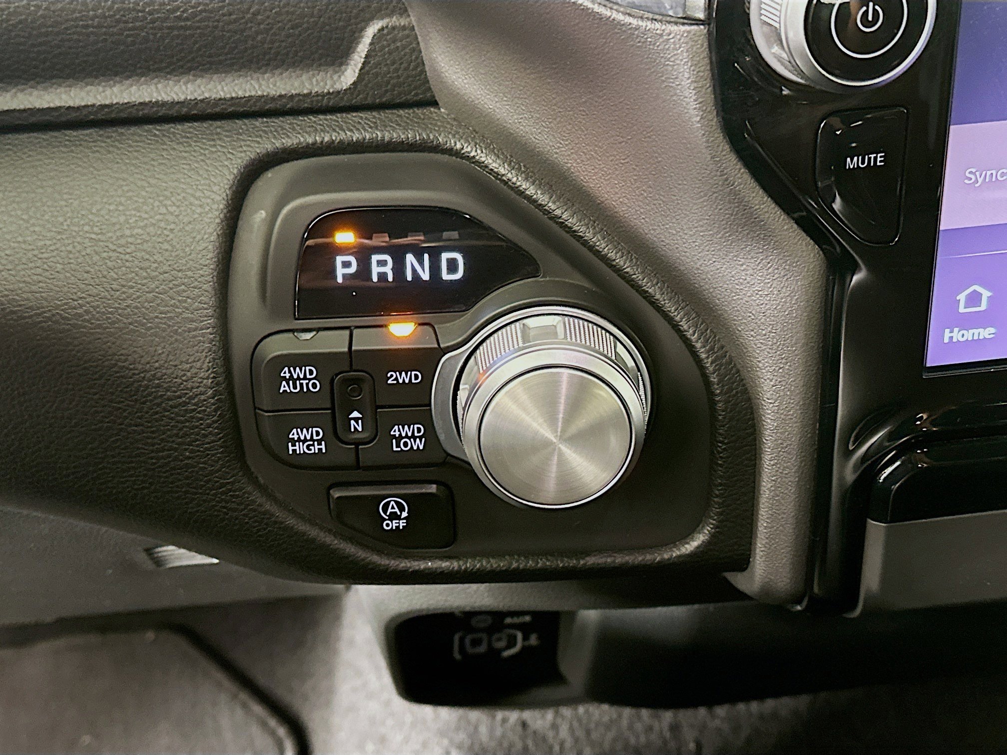 Used 2025 RAM 1500 Laramie AWD/4WD image 24