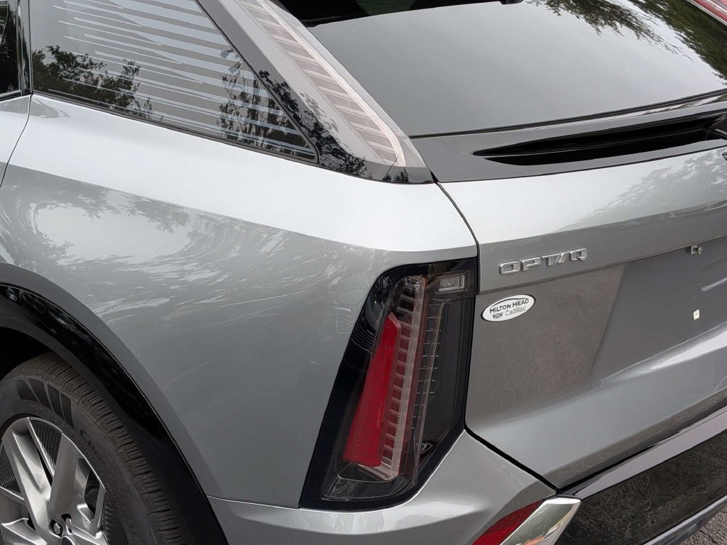 Certified 2027 Cadillac Optiq Luxury RWD image 9