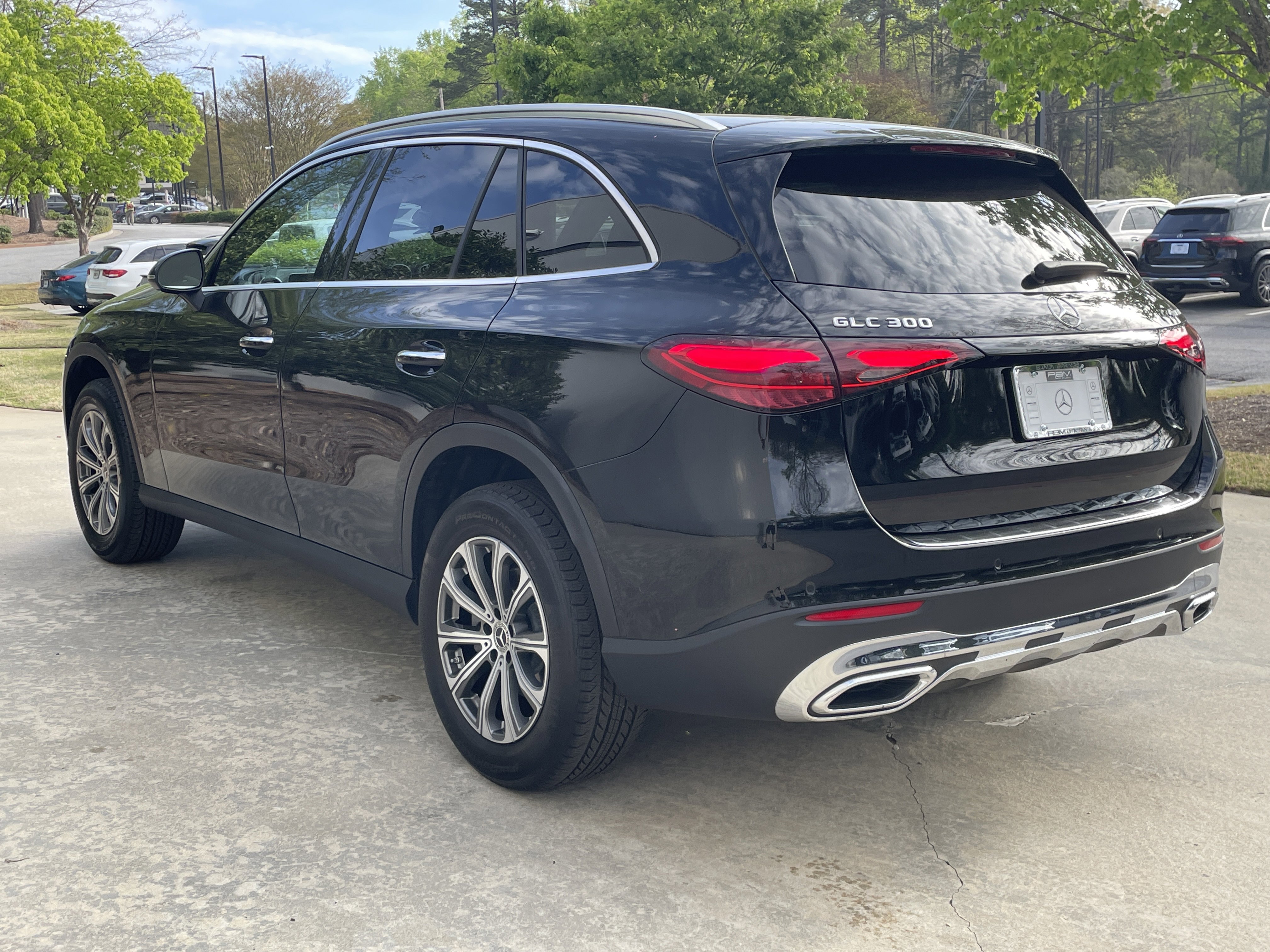 Certified 2025 Mercedes-Benz GLC 300 4MATIC w/ Driver Assistance Package image 15