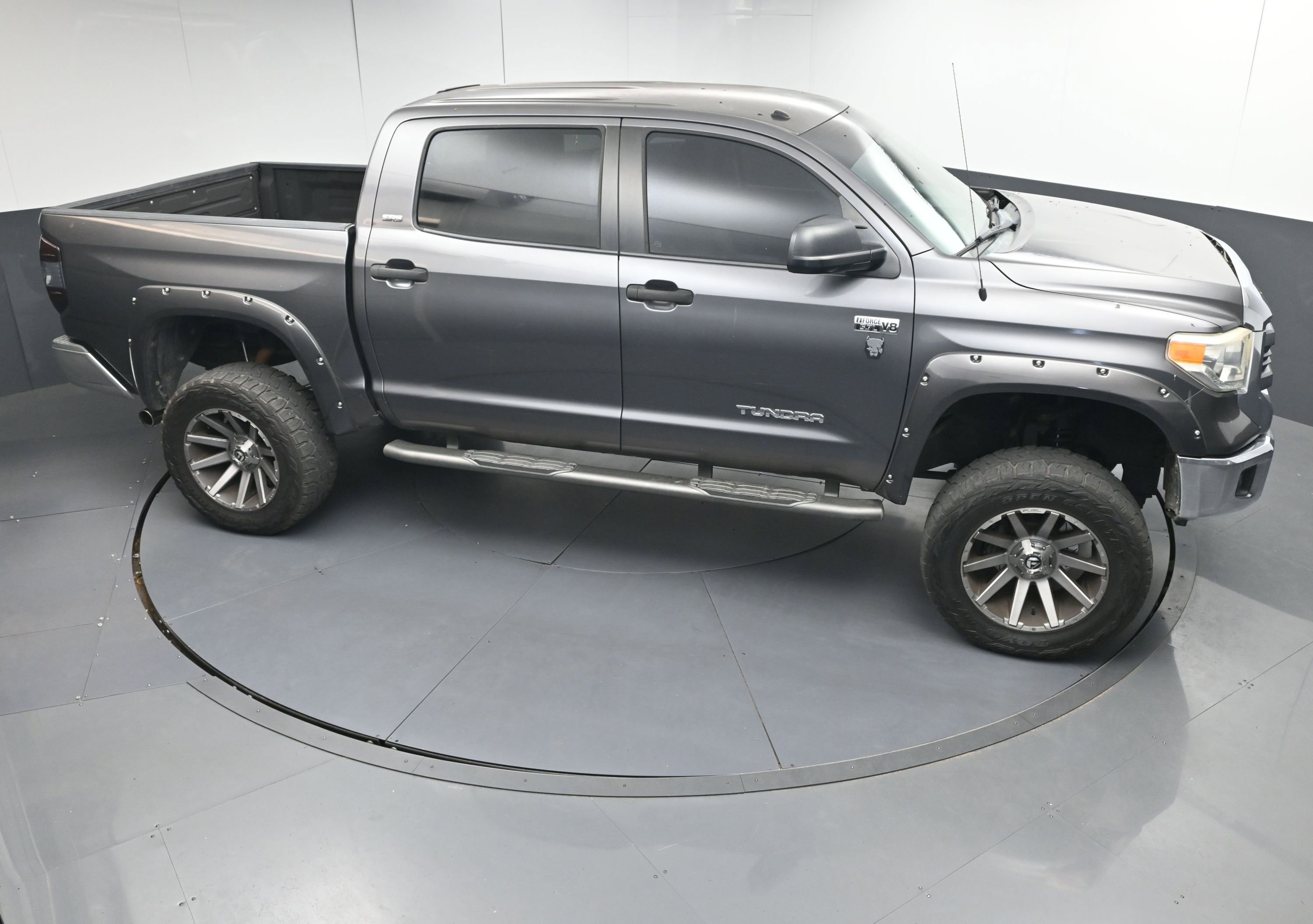 Used 2014 Toyota Tundra SR5 w/ SR5 Upgrade Package image 35