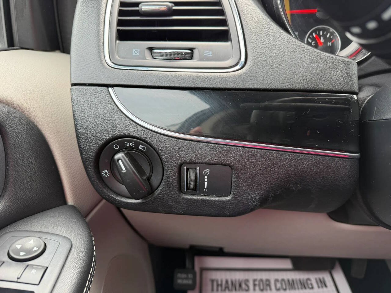 Used 2016 Dodge Grand Caravan SE FWD image 14