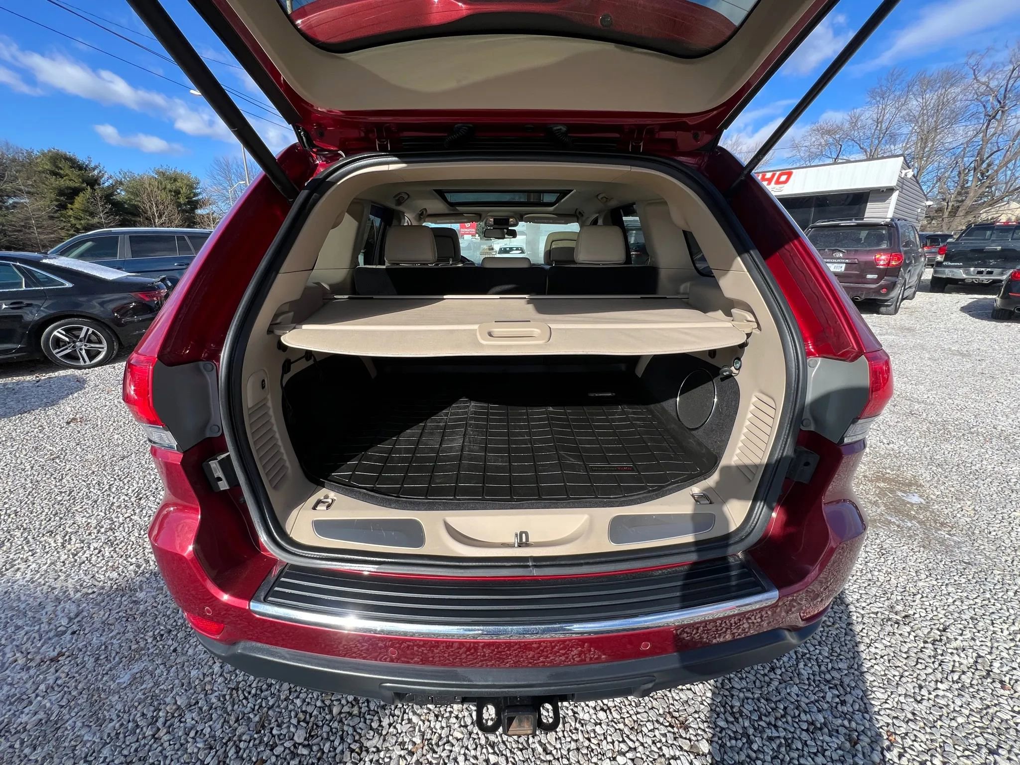 Used 2014 Jeep Grand Cherokee Limited w/ Luxury Group II AWD/4WD image 15