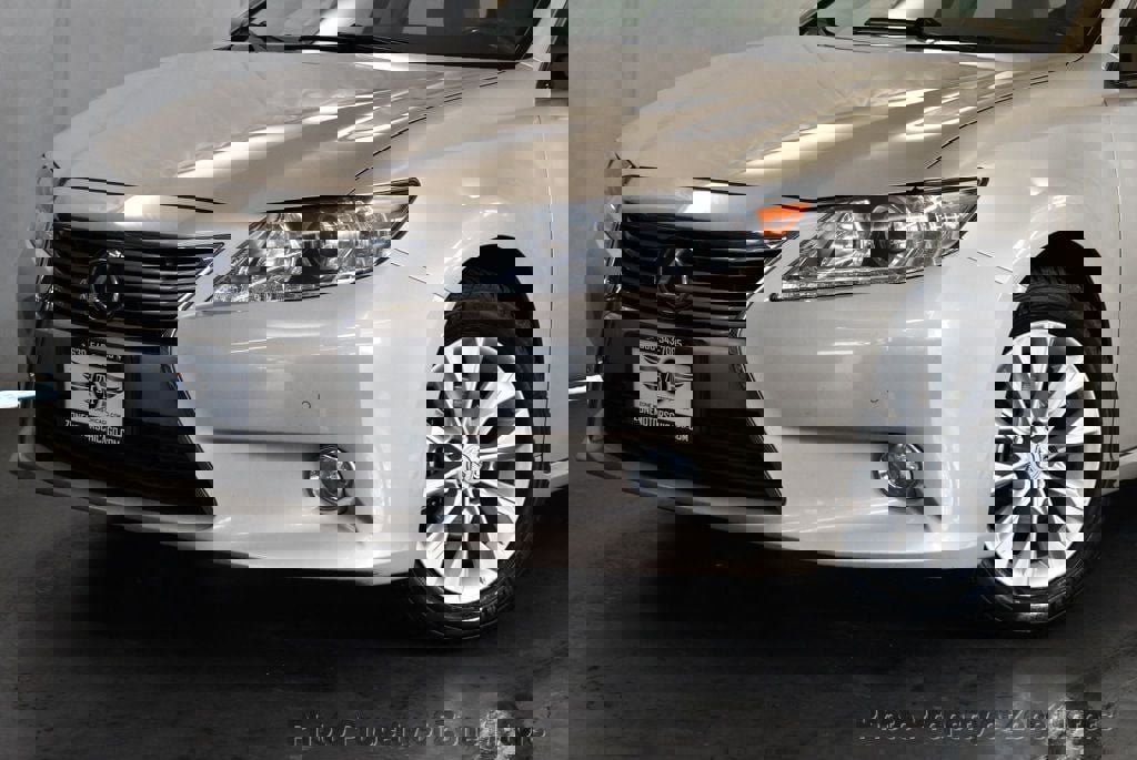 Used 2013 Lexus ES 300h image 2