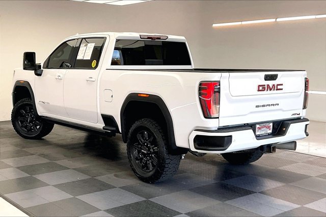 Used 2024 GMC Sierra 2500 AT4 w/ AT4 Premium Plus Package AWD/4WD image 10