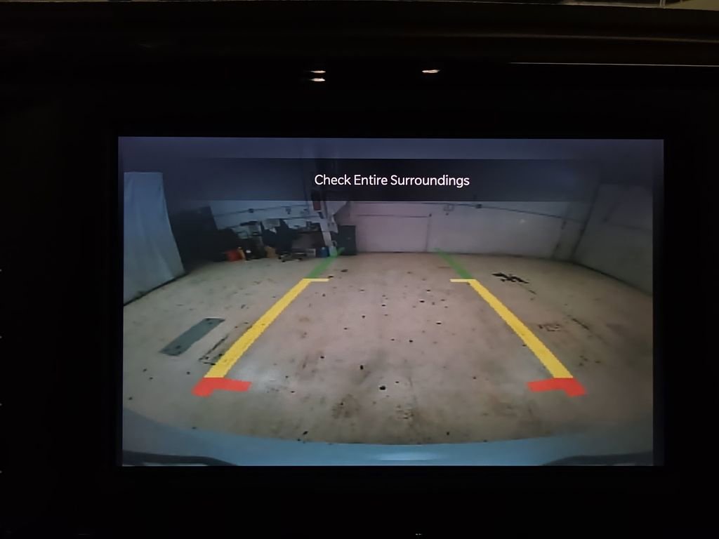 Used 2023 Chrysler Voyager LX image 23