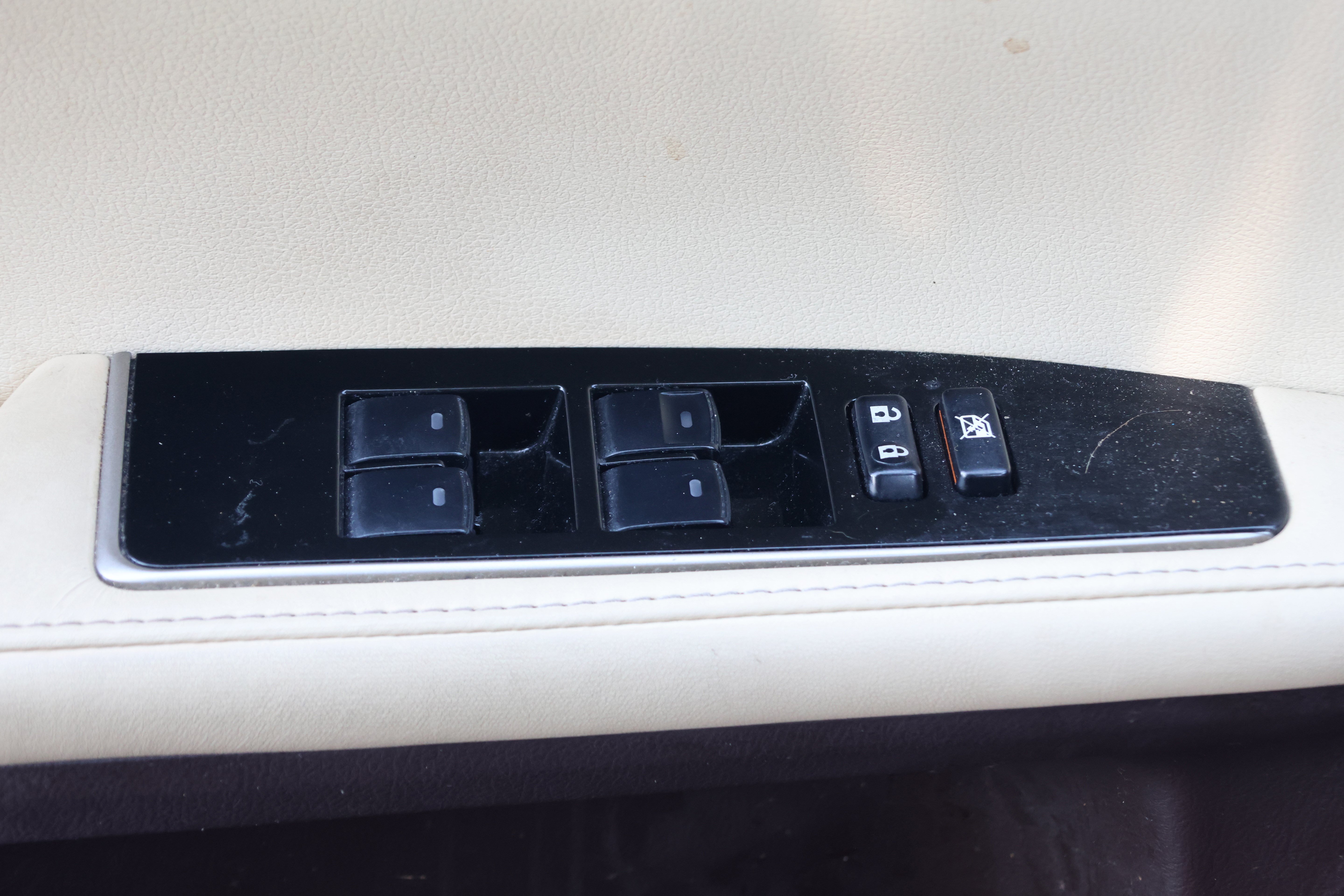 Used 2017 Lexus ES 350 w/ Premium Package FWD image 14