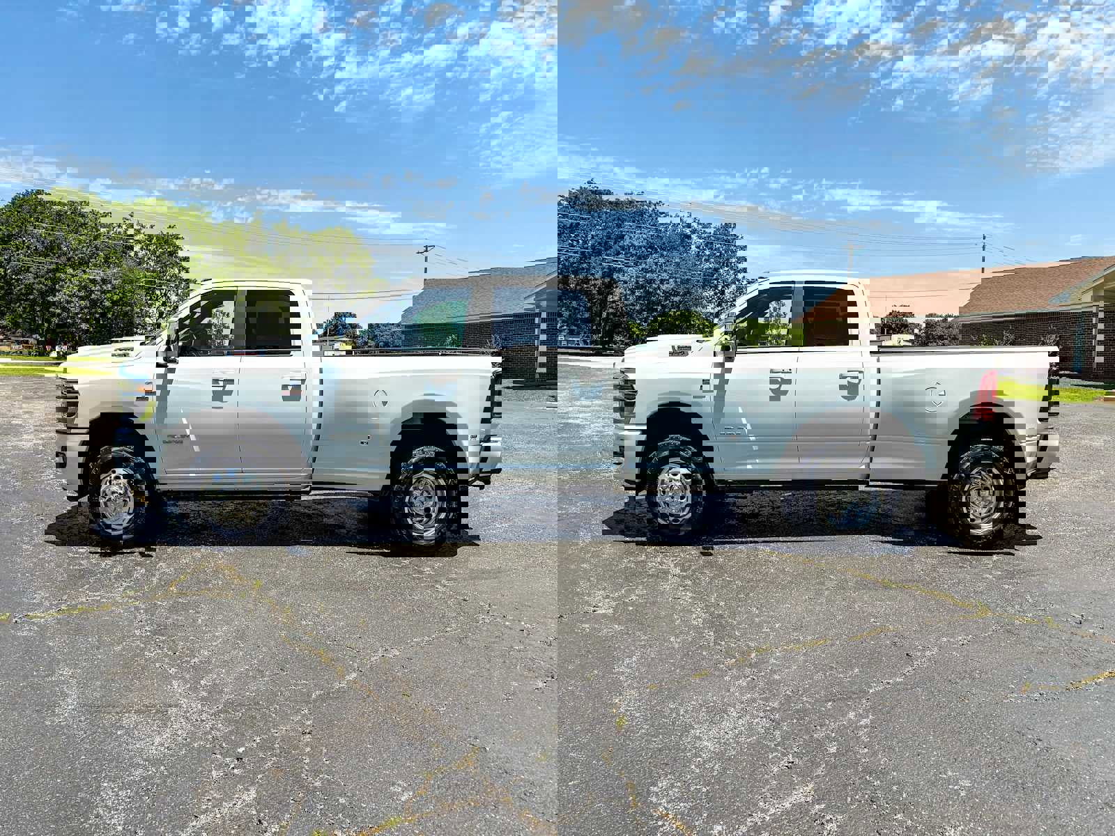 New 2025 RAM 3500 Laramie image 4
