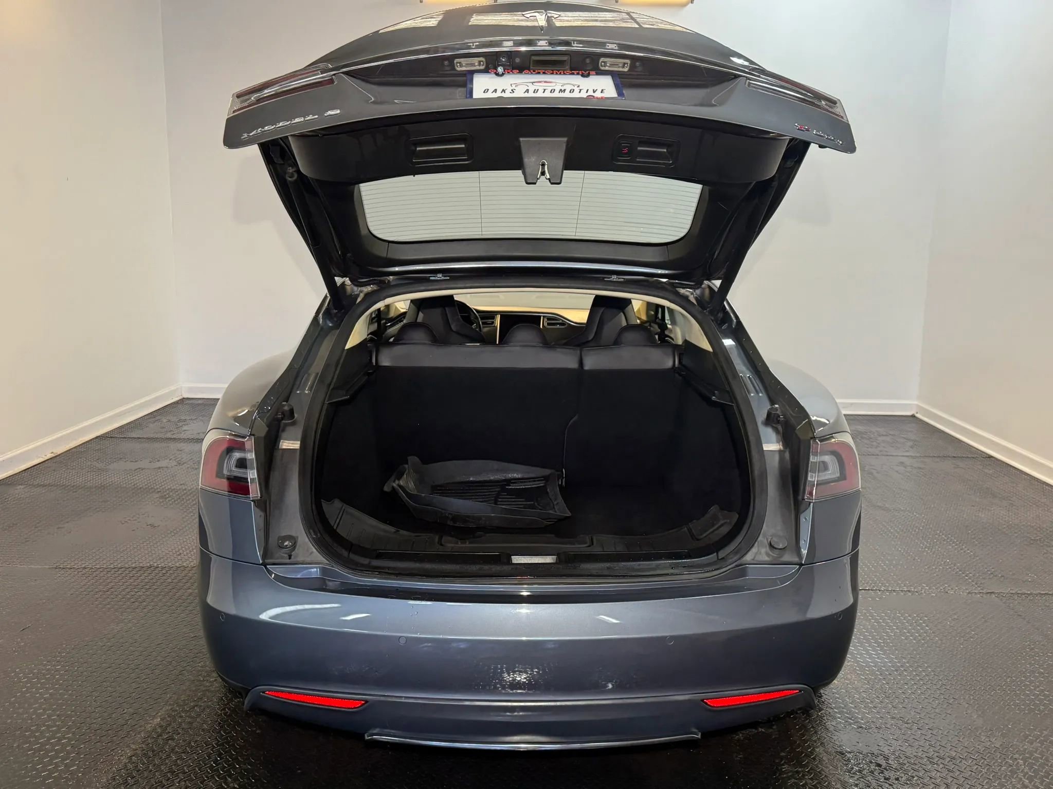 Used 2013 Tesla Model S Performance RWD image 23