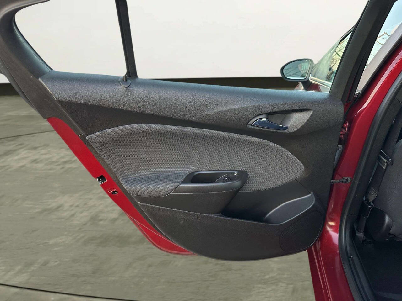 Used 2019 Chevrolet Cruze LT image 12