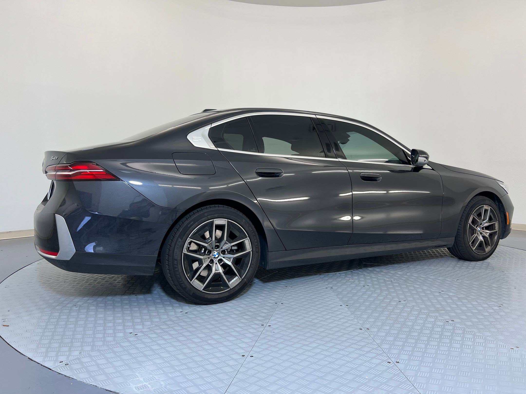 Used 2026 BMW 540i xDrive 540i xDrive image 8