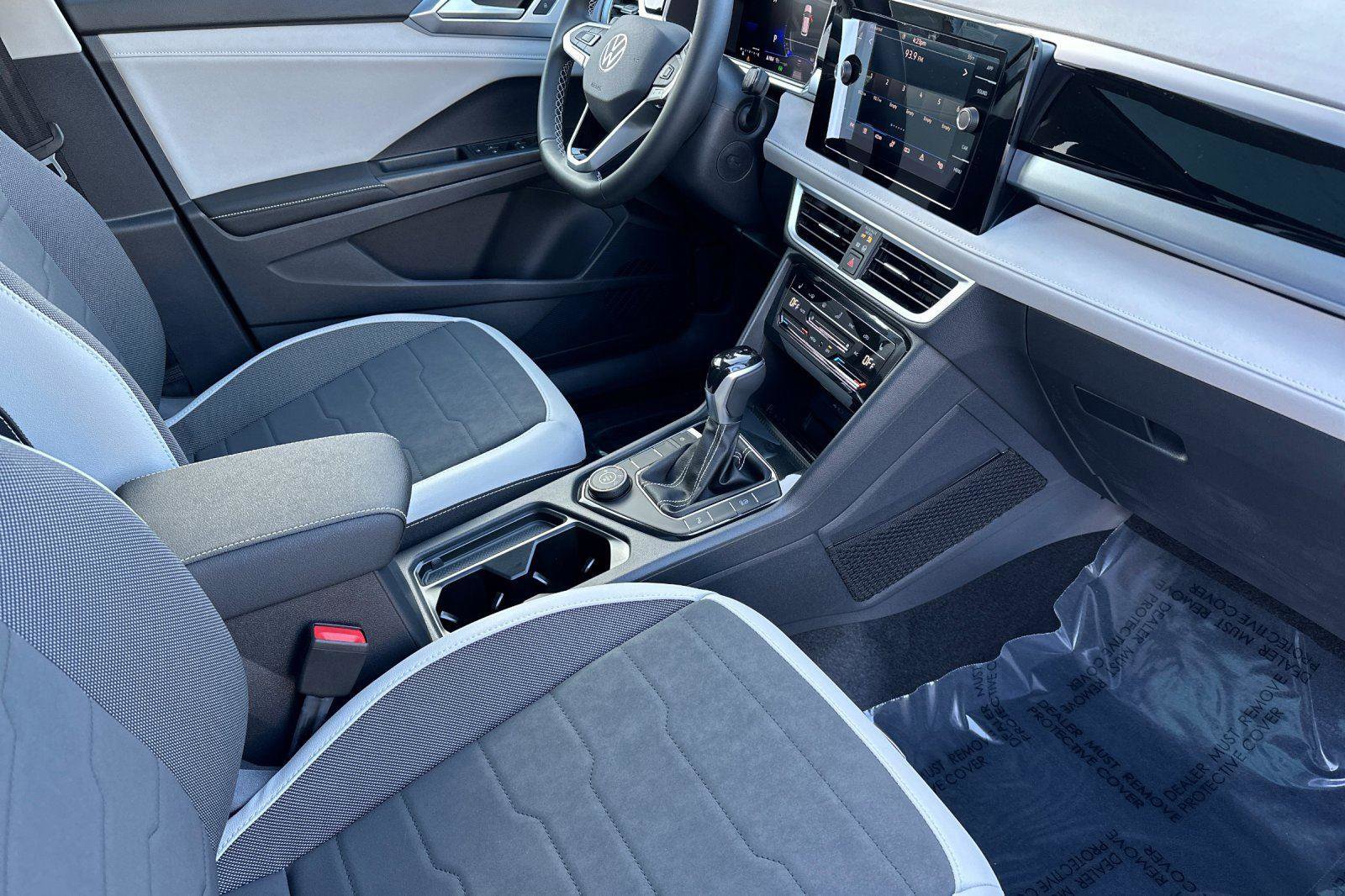 New 2026 Volkswagen Taos SE image 15