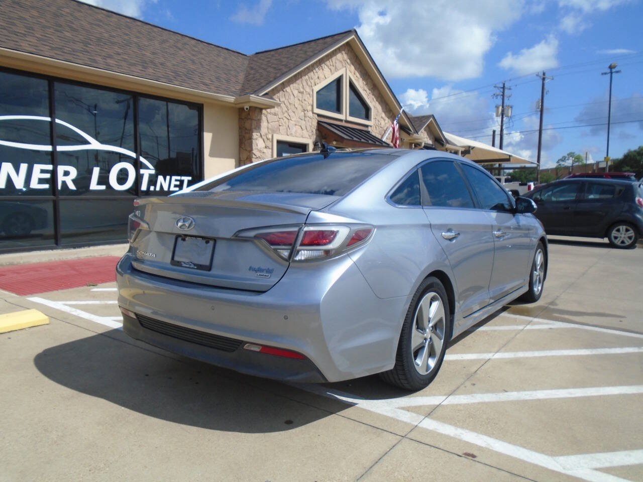 Used 2016 Hyundai Sonata Limited w/ Option Group 02 FWD image 8