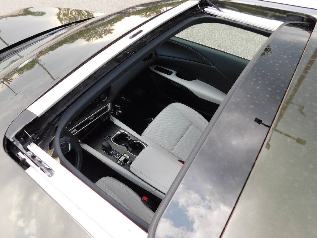 Used 2023 Lexus RX 350 Premium w/ Accessory Package AWD/4WD image 10
