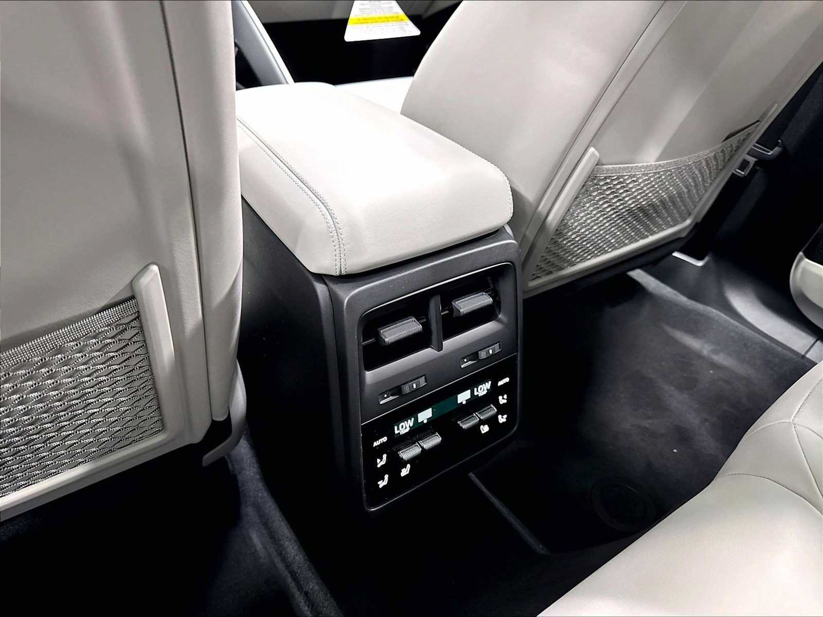 New 2026 Porsche Macan 4 Electric AWD/4WD image 24