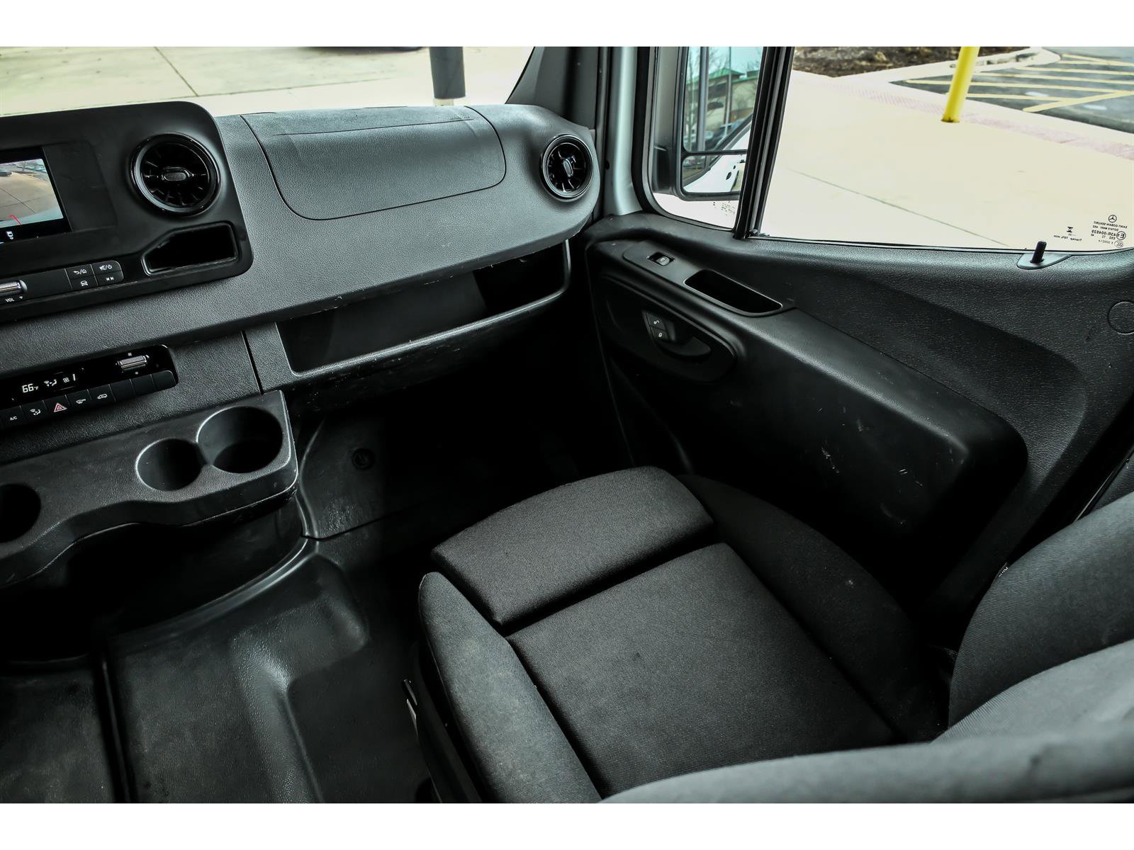 Used 2023 Mercedes-Benz Sprinter 2500 image 8