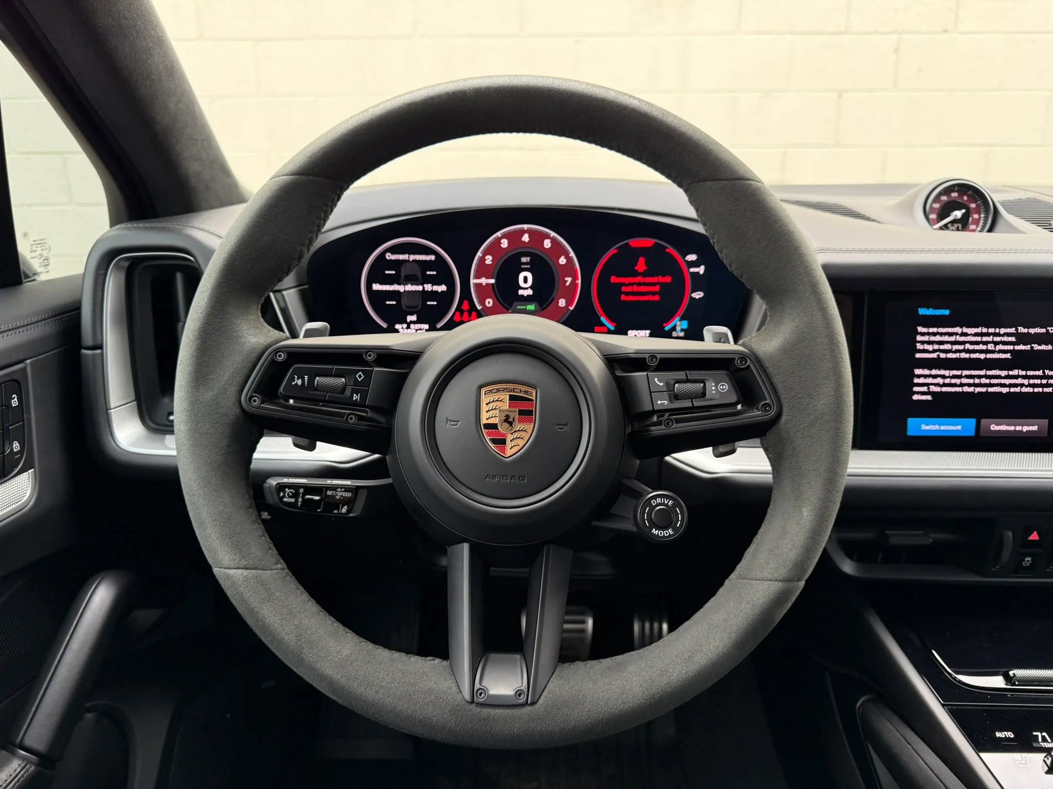 Used 2025 Porsche Cayenne S w/ Premium Package Plus image 24