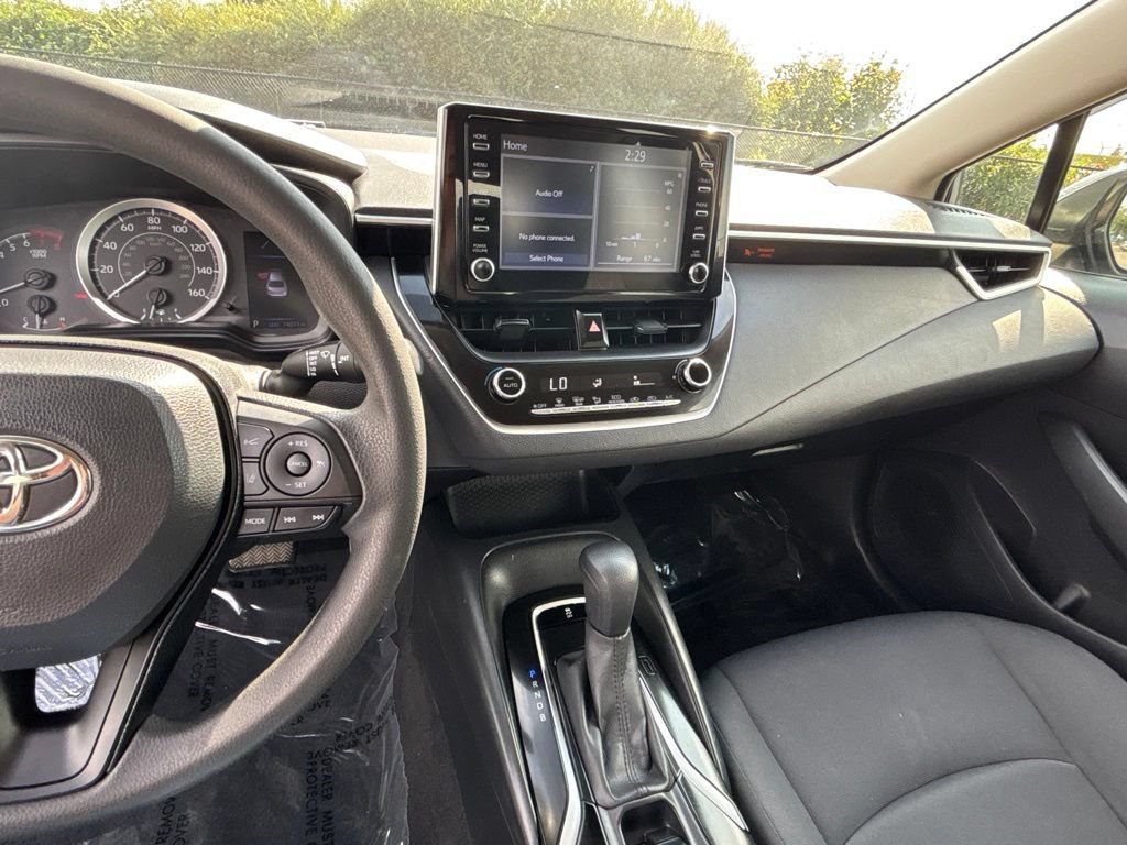 Used 2020 Toyota Corolla LE FWD image 27