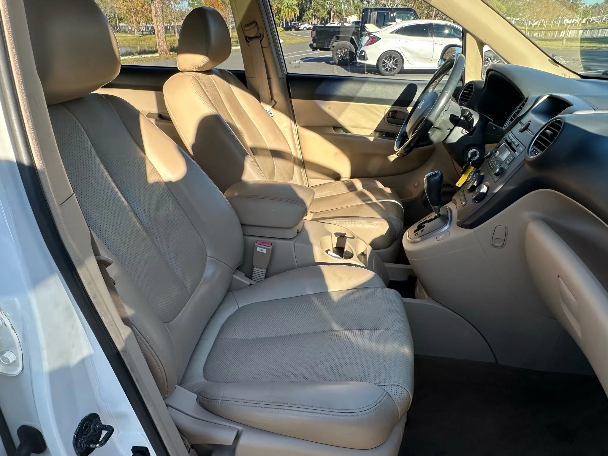 Used 2007 Kia Rondo EX w/ Premium Pkg image 22