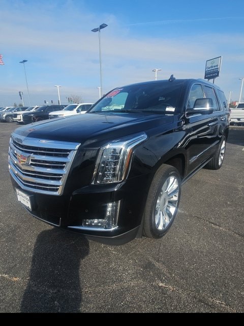 Used 2018 Cadillac Escalade Platinum AWD/4WD image 2