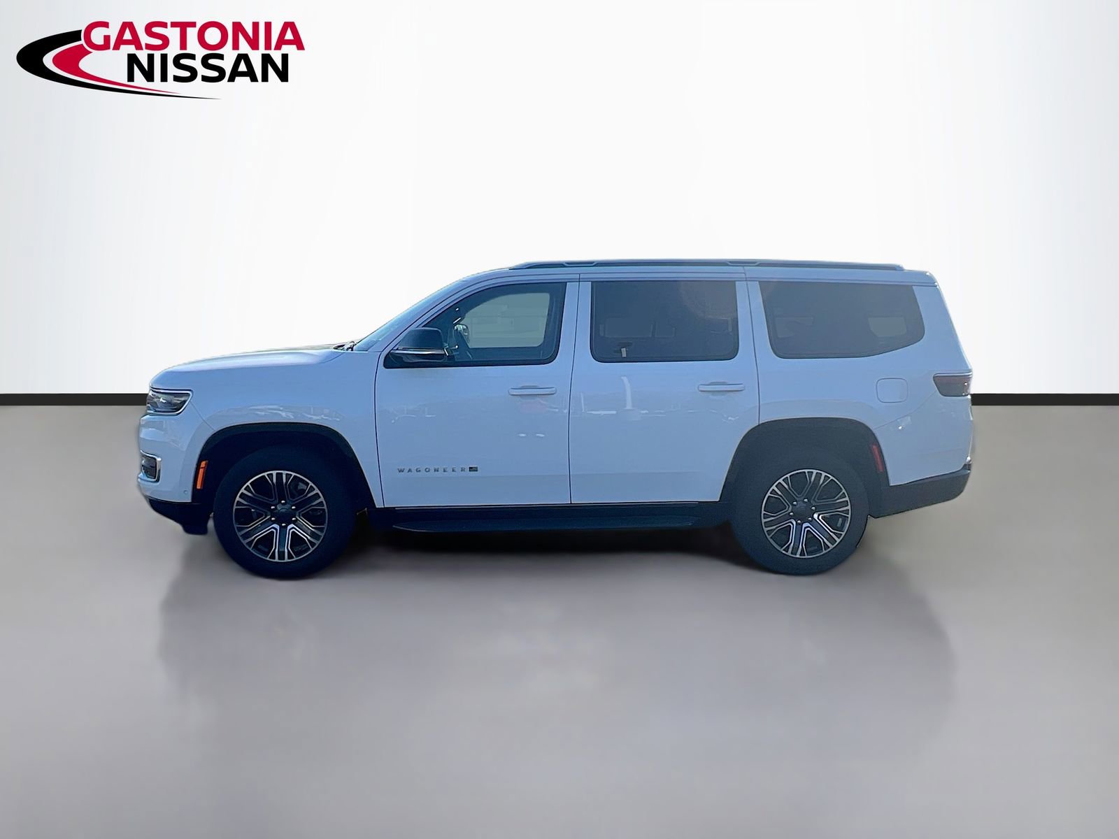 Used 2024 Jeep Wagoneer Series II w/ Flexible Seating Group image 5