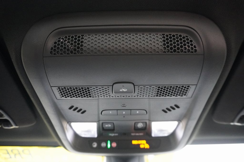 Used 2021 Cadillac XT5 Premium Luxury image 16