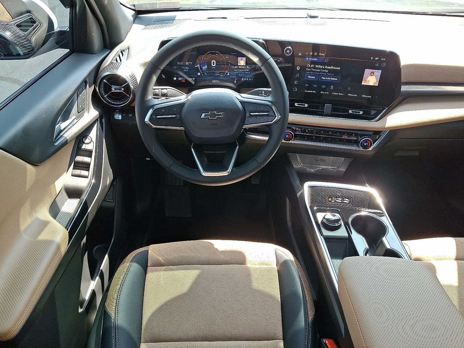 Used 2025 Chevrolet Equinox ACTIV w/ Safety and Technology Package AWD/4WD image 11