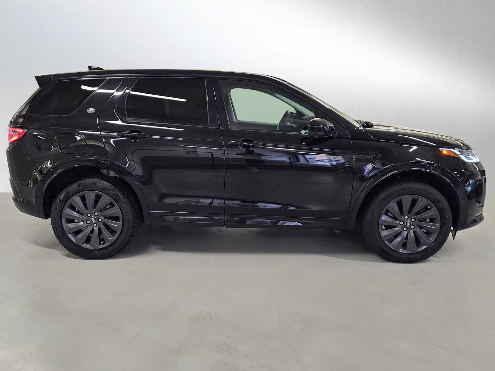 Used 2025 Land Rover Discovery Sport S AWD/4WD image 6