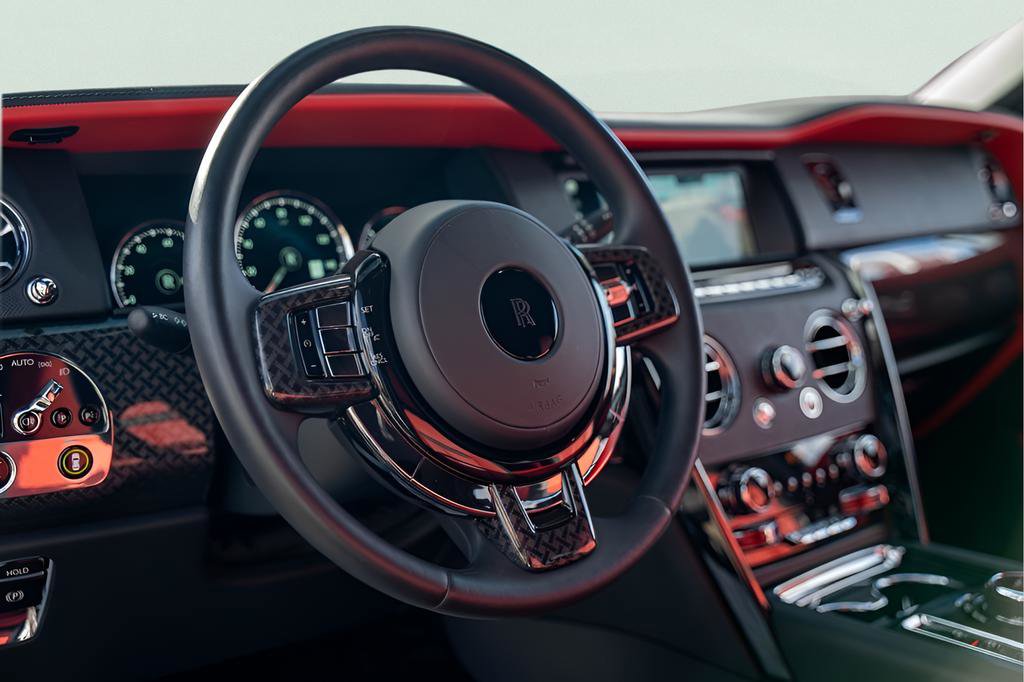 Used 2022 Rolls-Royce Cullinan Black Badge image 25