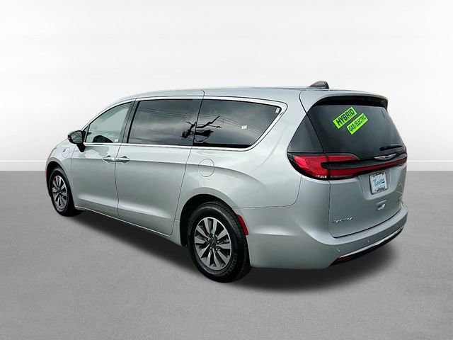 Used 2024 Chrysler Pacifica Select image 5