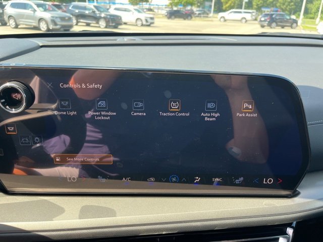 New 2026 Chevrolet Traverse LT w/ Driver Confidence Package image 32