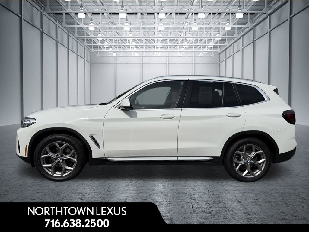 Used 2024 BMW X3 xDrive30i w/ Premium Package w/ZPA AWD/4WD image 3