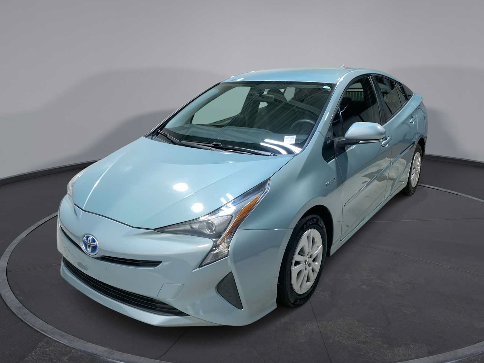 Used 2016 Toyota Prius Two FWD image 1