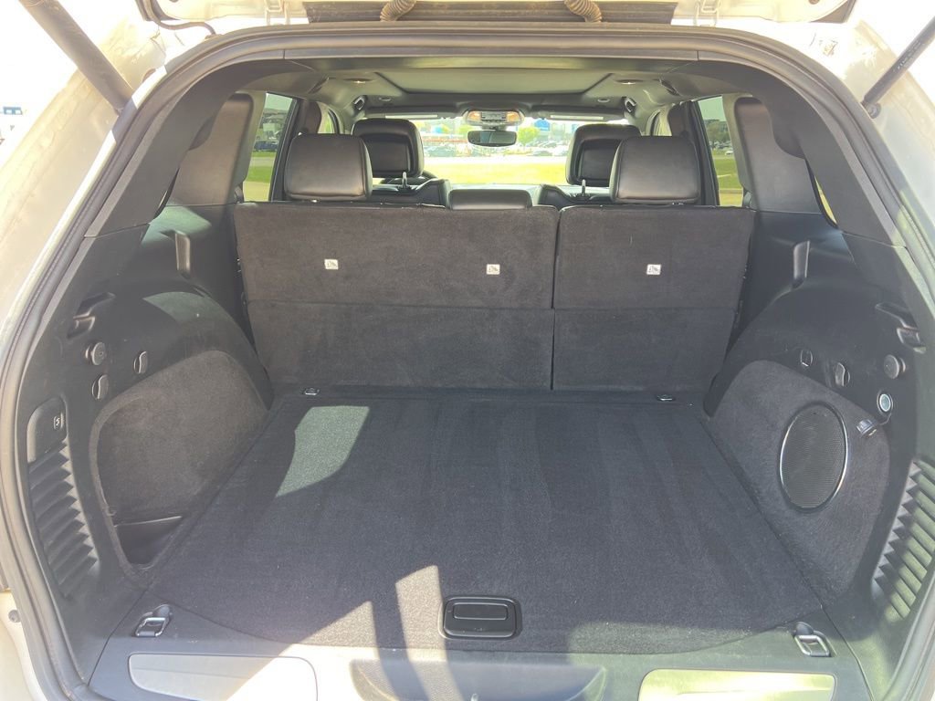 Used 2018 Jeep Grand Cherokee Overland image 18