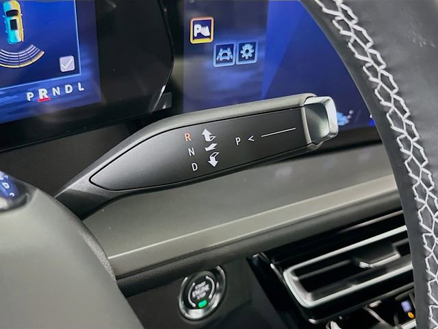 New 2025 Chevrolet Traverse LT FWD image 19