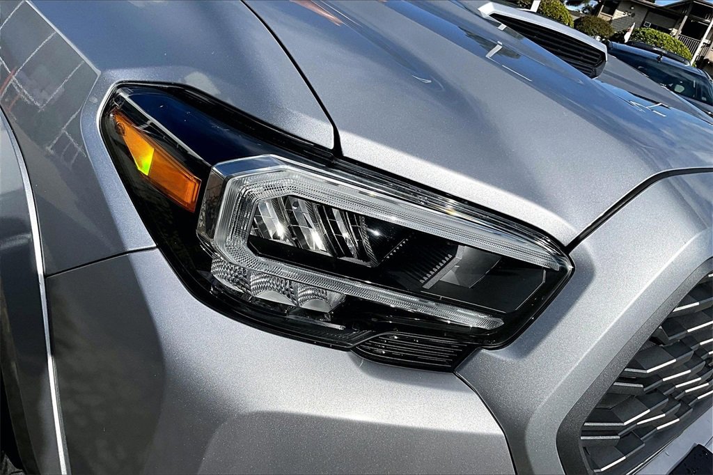 Used 2020 Toyota Tacoma TRD Sport image 33