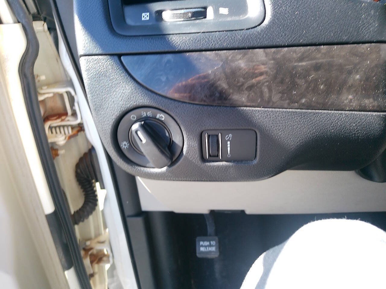 Used 2012 Dodge Grand Caravan SXT w/ Entertainment Group 1 FWD image 32